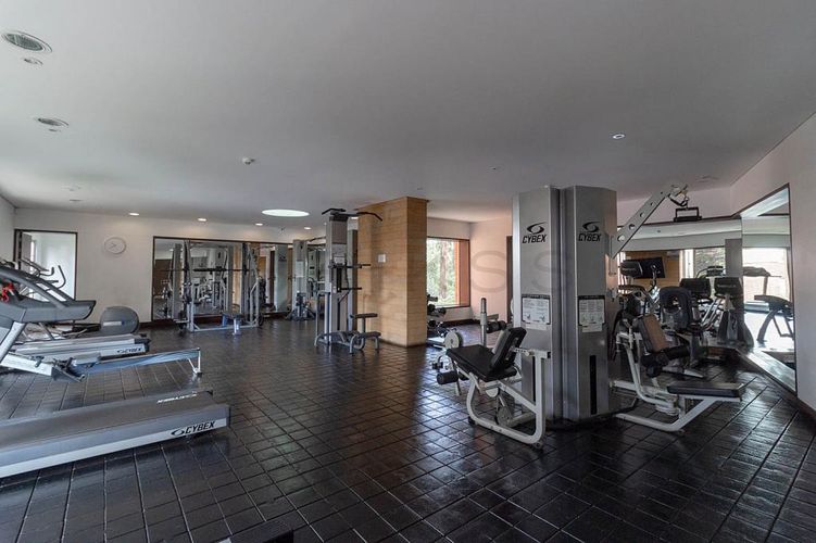 Apartamento de 3 alcobas en venta en Los Rosales, Bogotá, 300 m² · foto 23 de 24