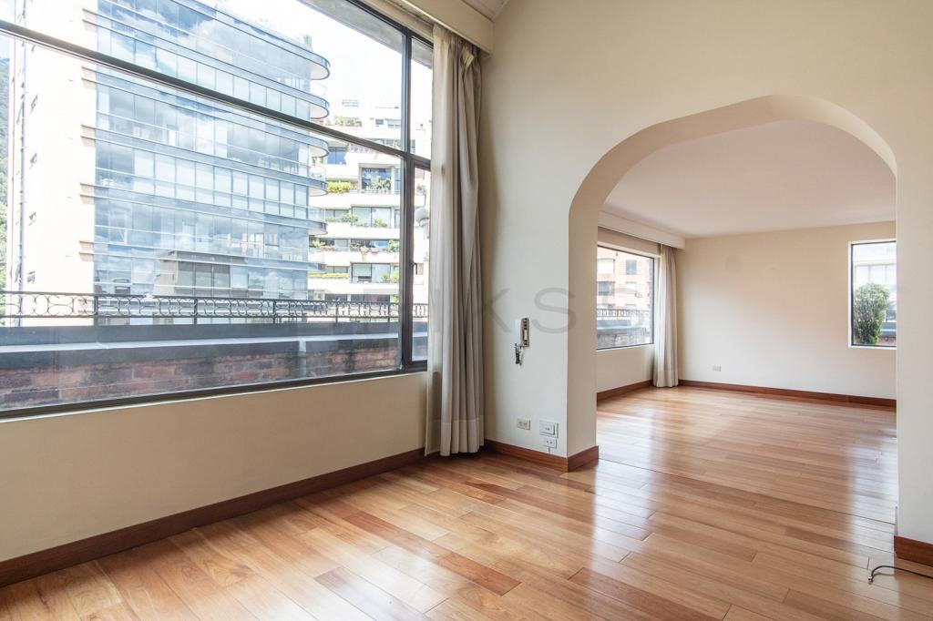 Apartamento en venta en Los Rosales, Bogotá · foto 4 de 24
