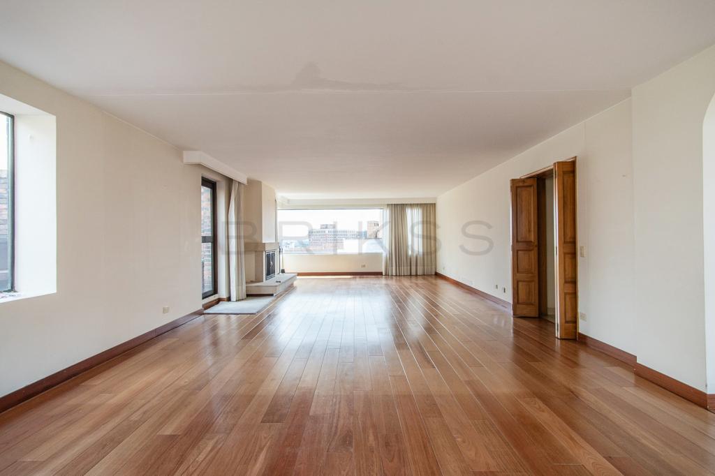 Apartamento en venta en Los Rosales, Bogotá · foto 5 de 24