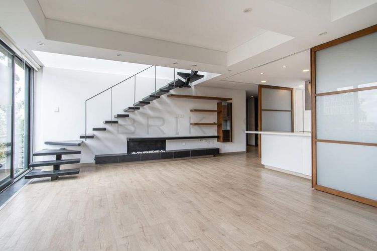 Apartamento en venta en Los Rosales, Bogotá · foto 2 de 17
