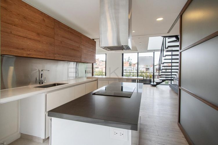 Apartamento en venta en Los Rosales, Bogotá · foto 6 de 17