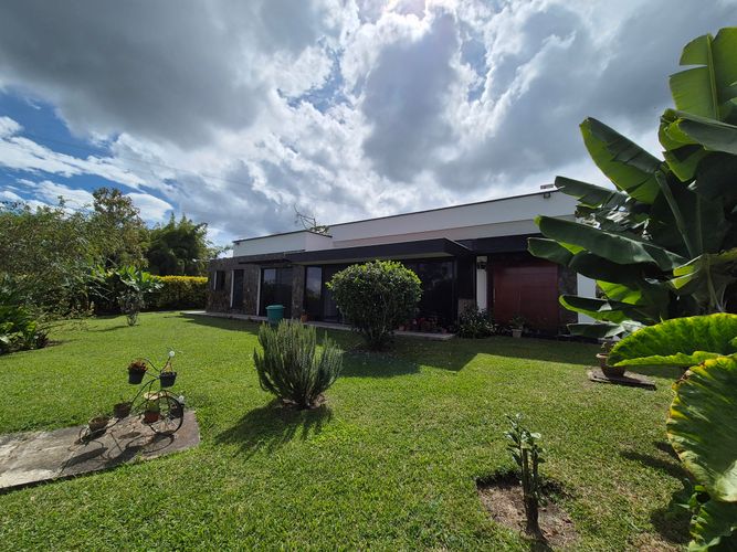 Casa de 3 alcobas en venta en San Antonio, Armenia, 1300 m² · foto 2 de 22
