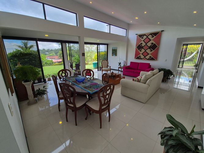 Casa de 3 alcobas en venta en San Antonio, Armenia, 1300 m² · foto 3 de 22