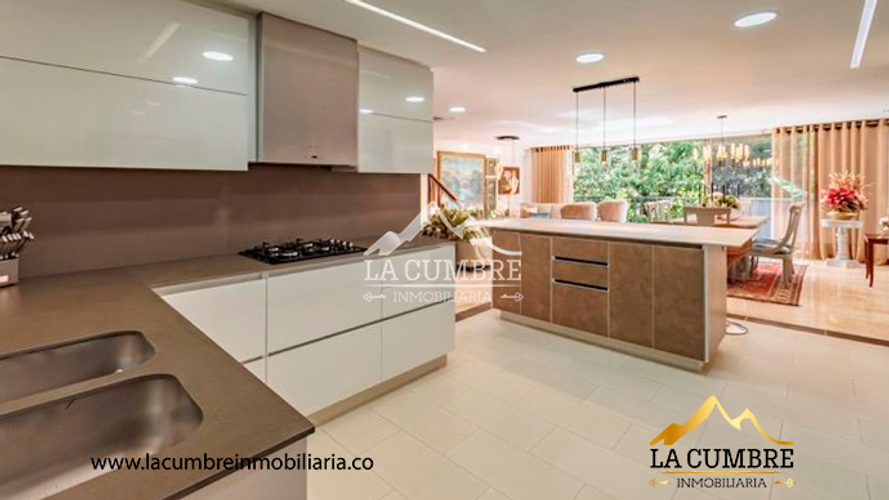 Casa de 3 alcobas en venta en Cumbres, Envigado, 300 m² · foto 4 de 21