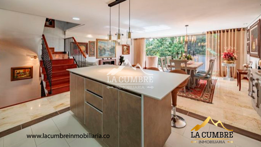 Casa de 3 alcobas en venta en Cumbres, Envigado, 300 m² · foto 7 de 21
