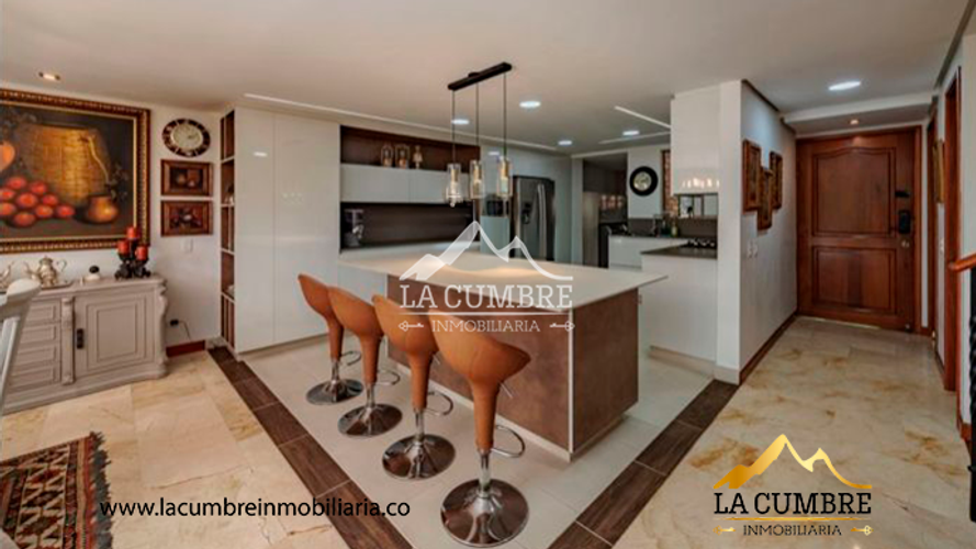 Casa de 3 alcobas en venta en Cumbres, Envigado, 300 m² · foto 8 de 21