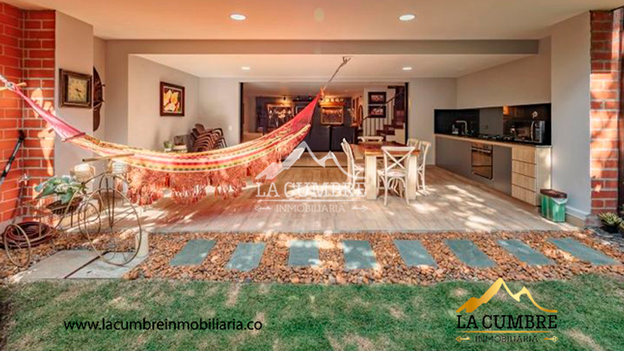 Casa de 3 alcobas en venta en Cumbres, Envigado, 300 m² · foto 12 de 21
