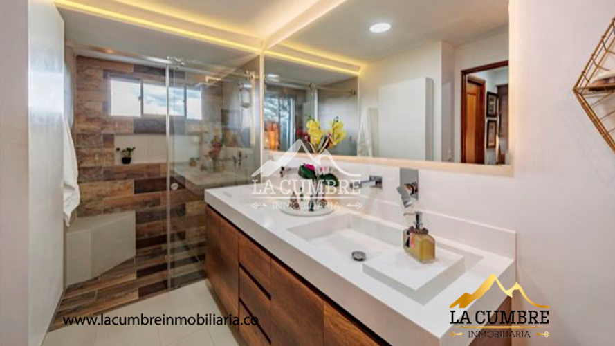 Casa de 3 alcobas en venta en Cumbres, Envigado, 300 m² · foto 18 de 21