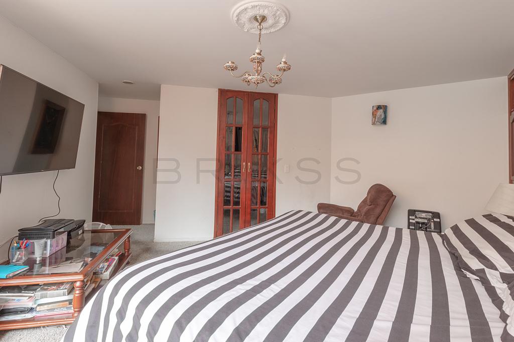 Apartamento en venta en Santa Ana Oriental, Bogotá · foto 8 de 19