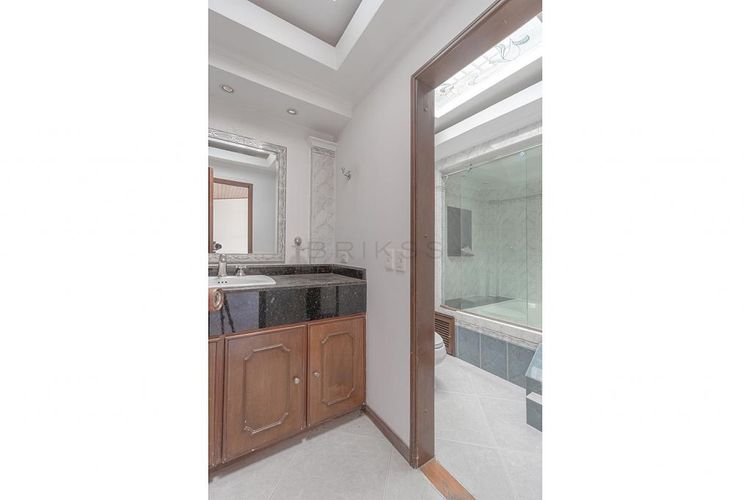 Casa de 4 alcobas en venta en Chicó Alto, Bogotá, 1600 m² · foto 17 de 20