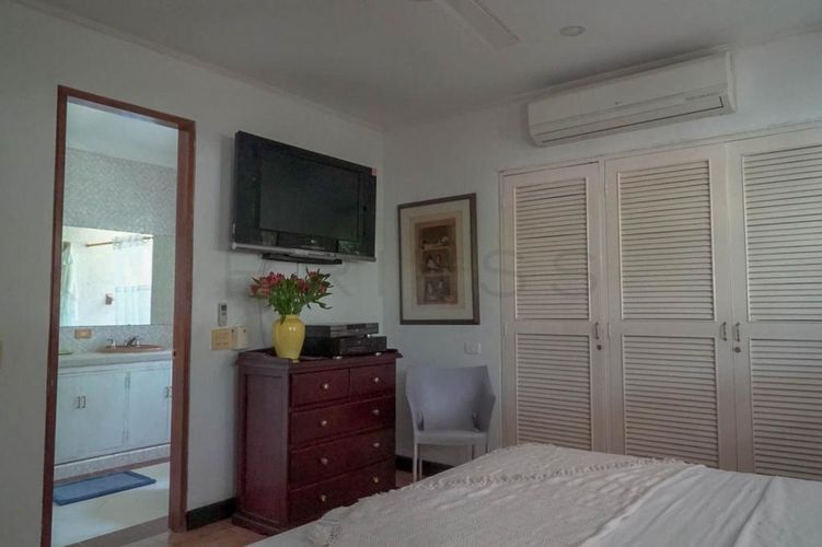 Casa de 4 alcobas en venta en Ub. Bavaria, Girardot, 325 m² · foto 16 de 24