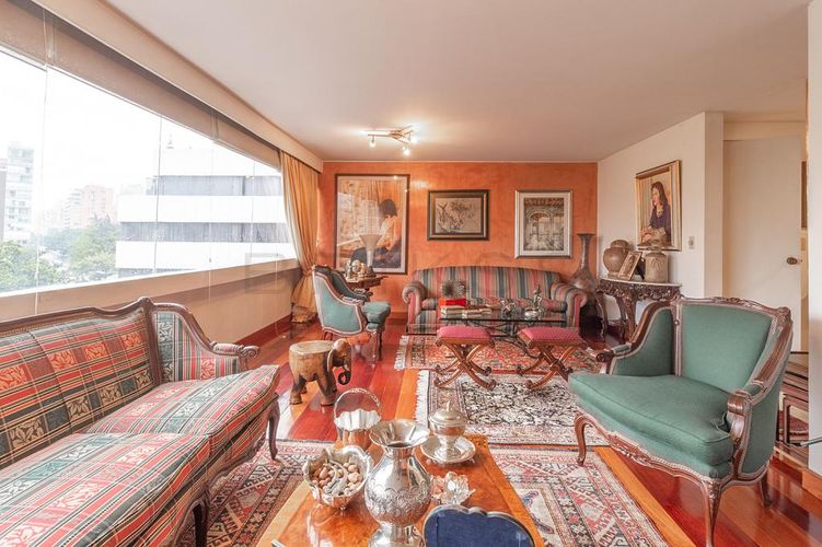 Apartamento en venta en Los Rosales, Bogotá · foto 2 de 16