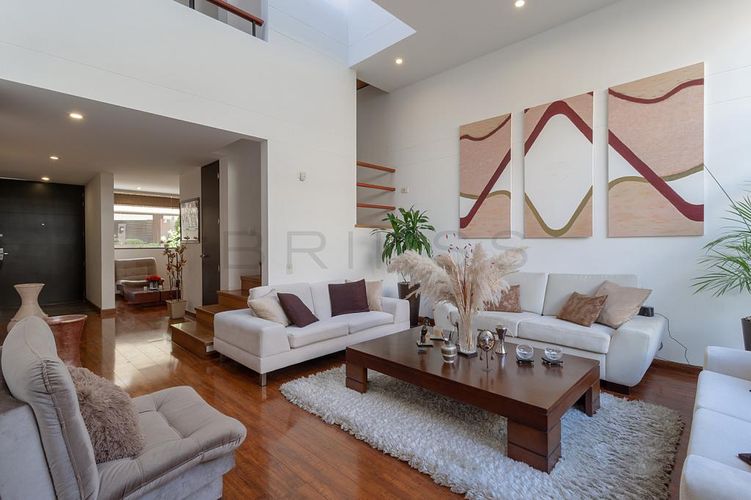 Casa de 3 alcobas en venta en Casa Blanca, Bogotá, 225 m² · foto 2 de 24
