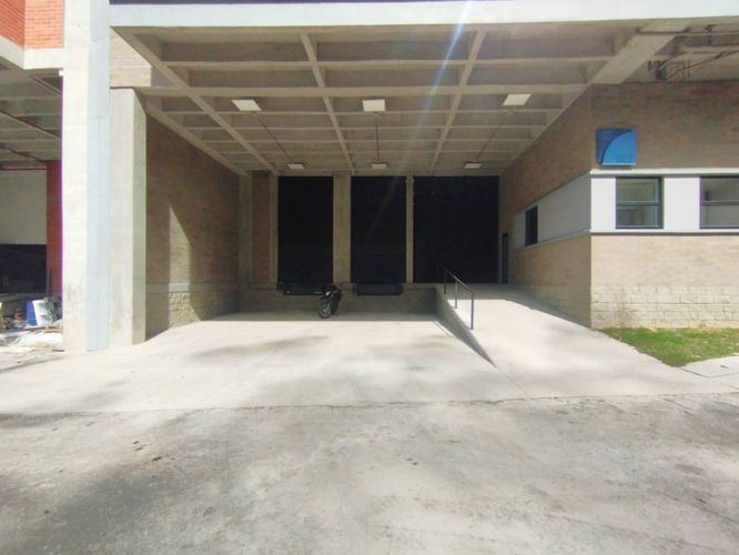 Bodega en arriendo en Zona Franca, Rionegro, 2117 m² · foto 2 de 24