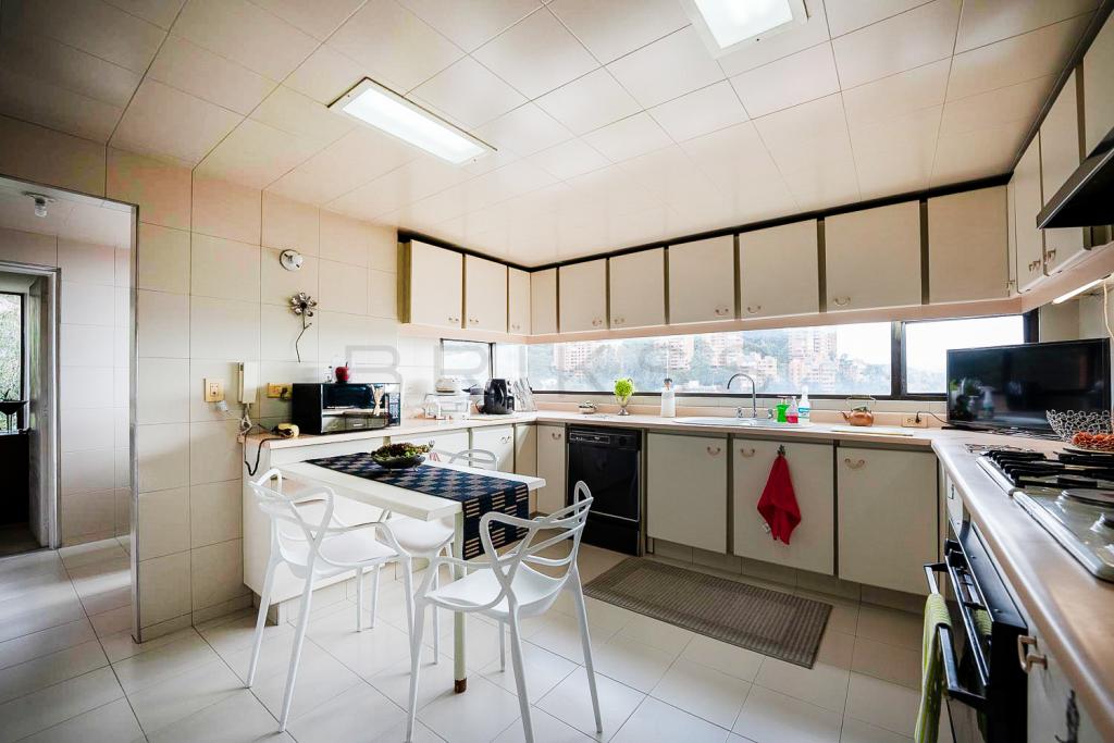 Apartamento en venta en El Refugio, Bogotá · foto 10 de 24