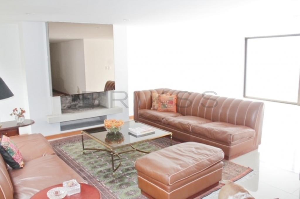 Casa en venta en Santa Ana, Bogotá · foto 2 de 23