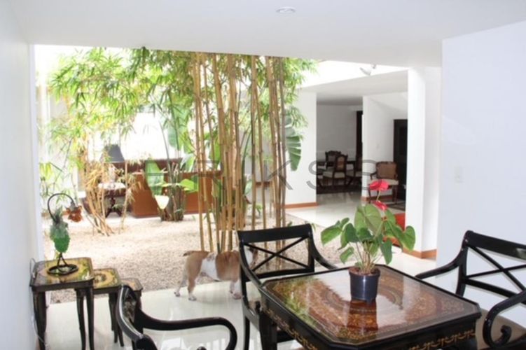 Casa en venta en Santa Ana, Bogotá · foto 8 de 23