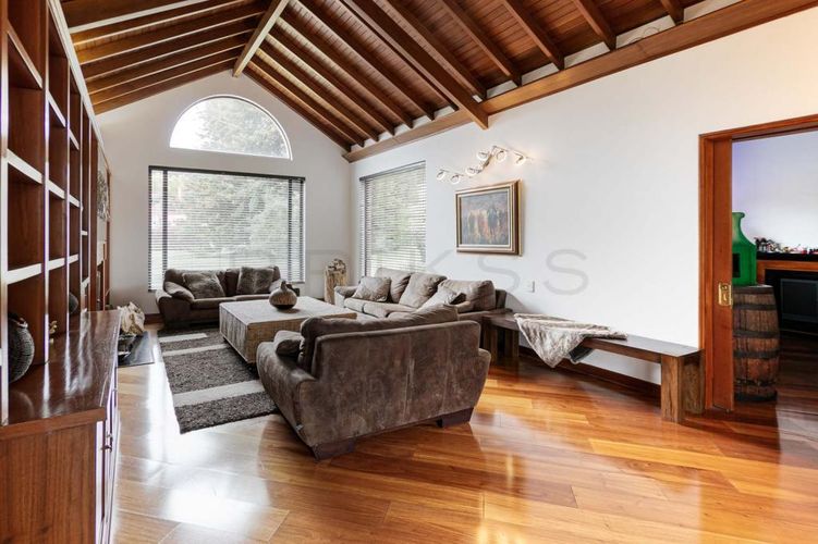 Casa de 5 alcobas en venta en Centro, La Calera, 553 m² · foto 2 de 24