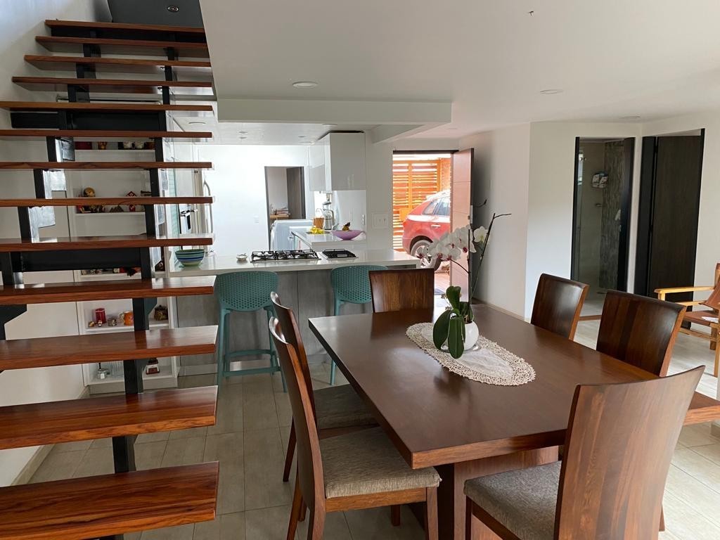 Casa en venta en Las Villas, Bogotá · foto 3 de 24