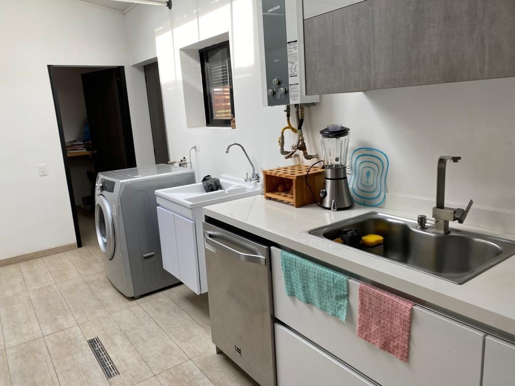 Casa en venta en Las Villas, Bogotá · foto 7 de 24