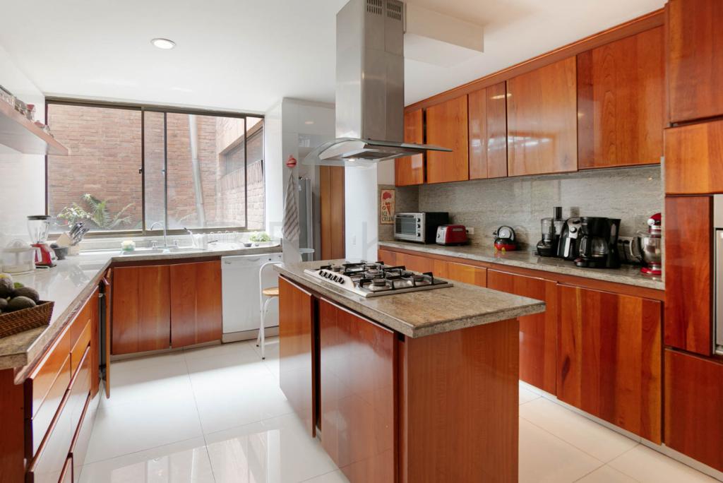 Apartamento en venta en Los Rosales, Bogotá · foto 7 de 18