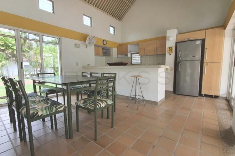 Casa de 4 alcobas en venta en Ricaurte, Ricaurte, 149 m² · foto 2 de 8