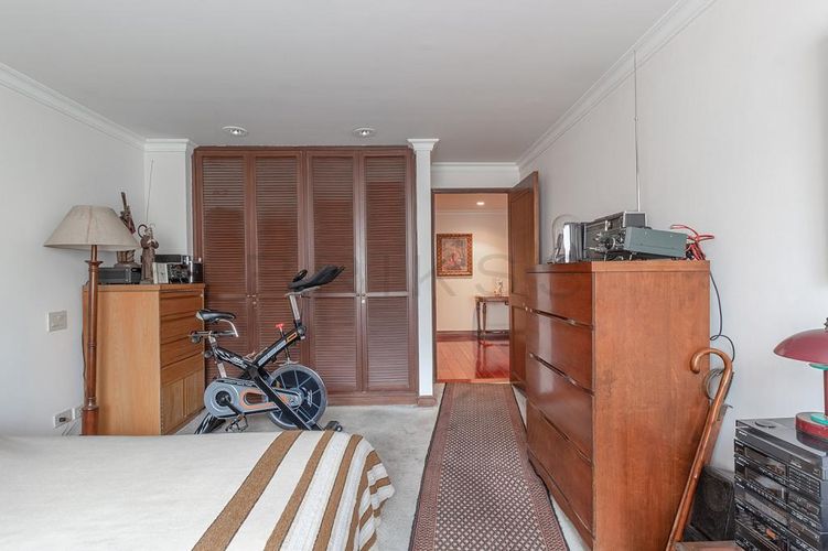 Apartamento de 3 alcobas en venta en La Carolina, Bogotá, 268 m² · foto 11 de 23