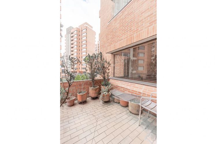 Apartamento de 3 alcobas en venta en La Carolina, Bogotá, 268 m² · foto 19 de 23
