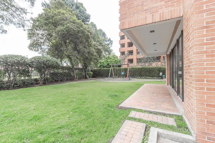 Apartamento de 3 alcobas en venta en La Carolina, Bogotá, 268 m² · foto 22 de 23