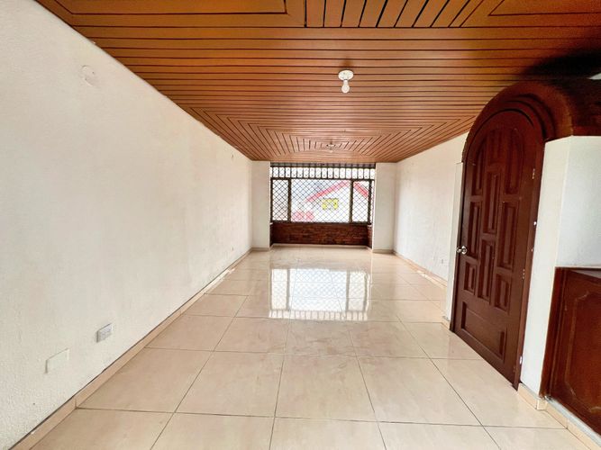 Casa de 5 alcobas en venta en Barzal Bajo Sur, Villavicencio, 350 m² · foto 13 de 24