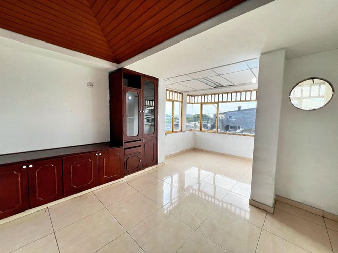 Casa de 5 alcobas en venta en Barzal Bajo Sur, Villavicencio, 350 m² · foto 23 de 24