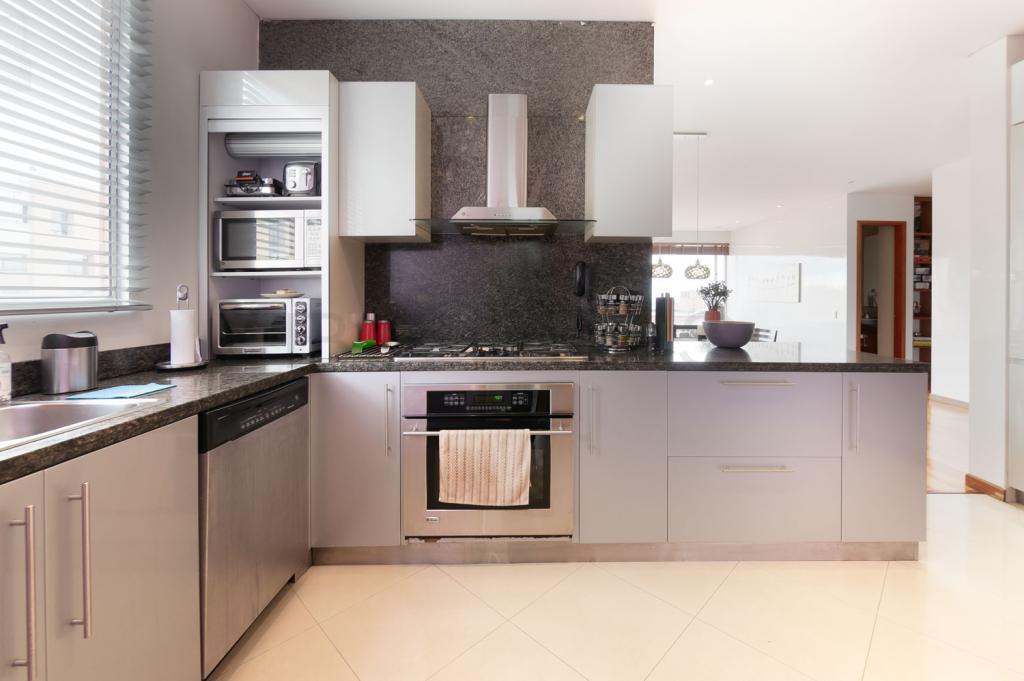 Apartamento en venta en El Refugio, Bogotá · foto 6 de 17