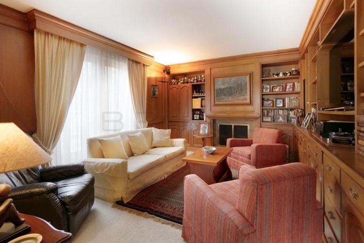 Apartamento de 3 alcobas en venta en La Carolina, Bogotá, 300 m² · foto 2 de 18
