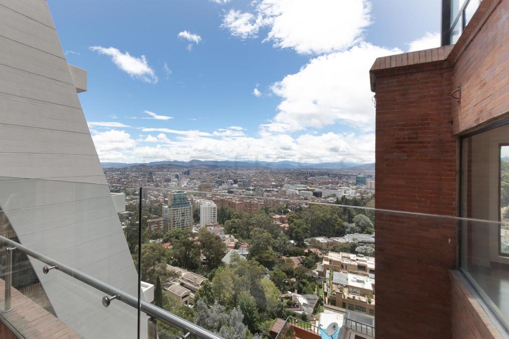 Apartamento en venta en El Refugio, Bogotá · foto 7 de 24