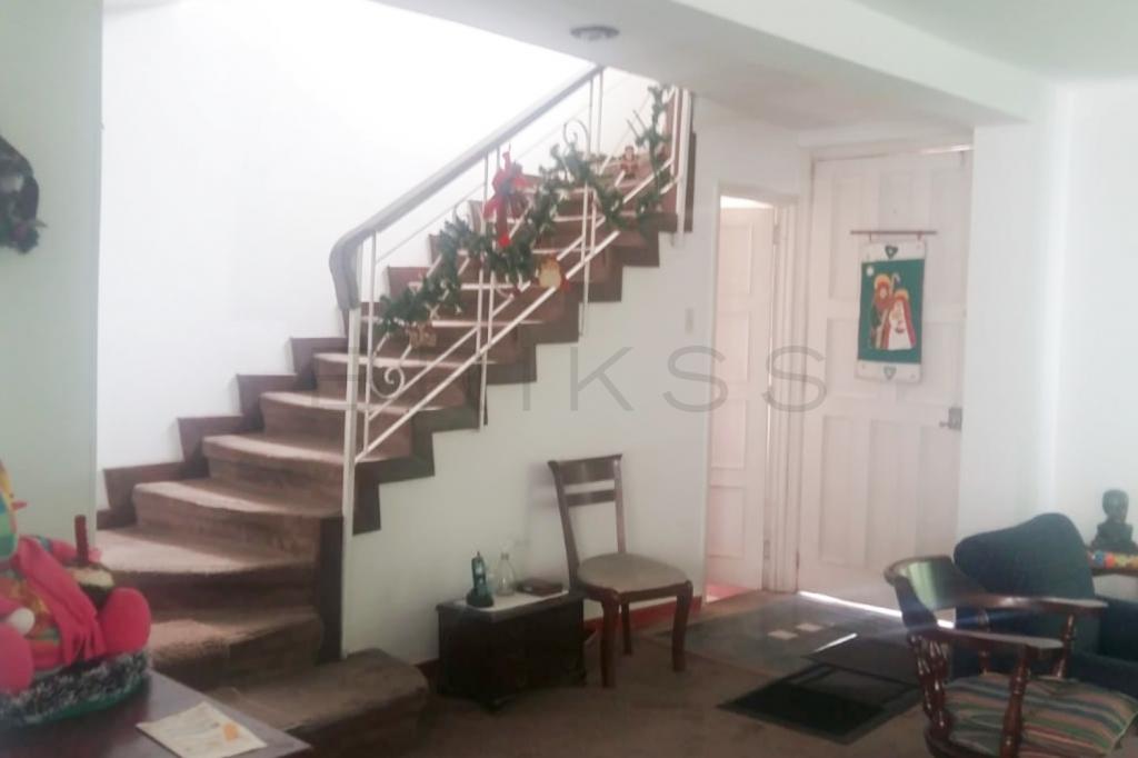Casa en venta en Santa Barbara Alta, Bogotá · foto 3 de 4