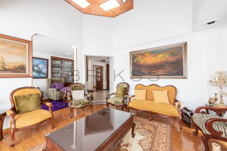 Apartamento de 3 alcobas en venta en Chicó Navarra, Bogotá, 186 m² · foto 3 de 24