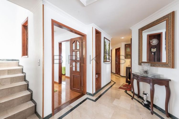 Apartamento de 3 alcobas en venta en Chicó Navarra, Bogotá, 186 m² · foto 5 de 24