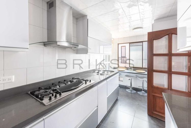 Apartamento de 3 alcobas en venta en Chicó Navarra, Bogotá, 186 m² · foto 7 de 24