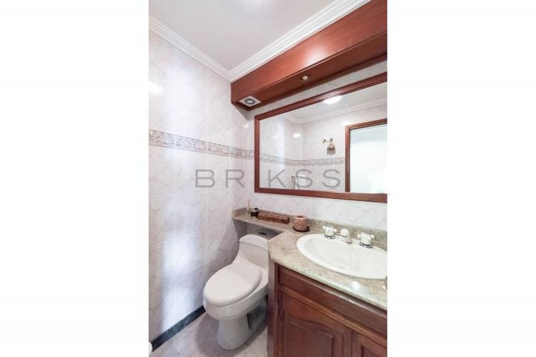 Apartamento de 3 alcobas en venta en Chicó Navarra, Bogotá, 186 m² · foto 9 de 24