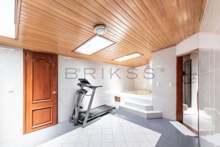 Apartamento de 3 alcobas en venta en Chicó Navarra, Bogotá, 186 m² · foto 17 de 24