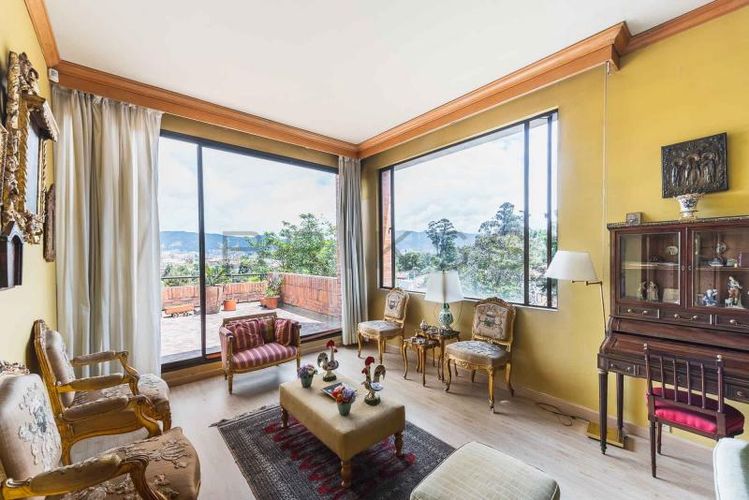 Apartamento de 3 alcobas en venta en Club De Los Lagartos, Bogotá, 242 m² · foto 3 de 19