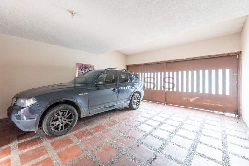 Casa en venta en Las Villas, Bogotá · foto 3 de 15