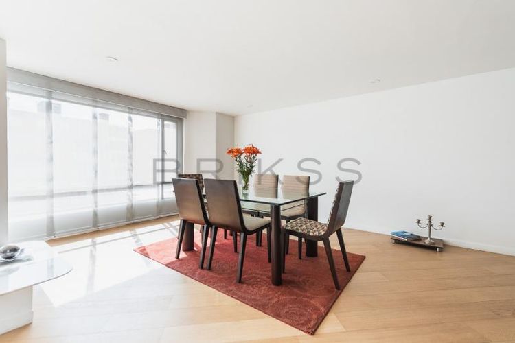 Apartamento de 3 alcobas en venta en San Patricio, Bogotá, 244 m² · foto 4 de 19