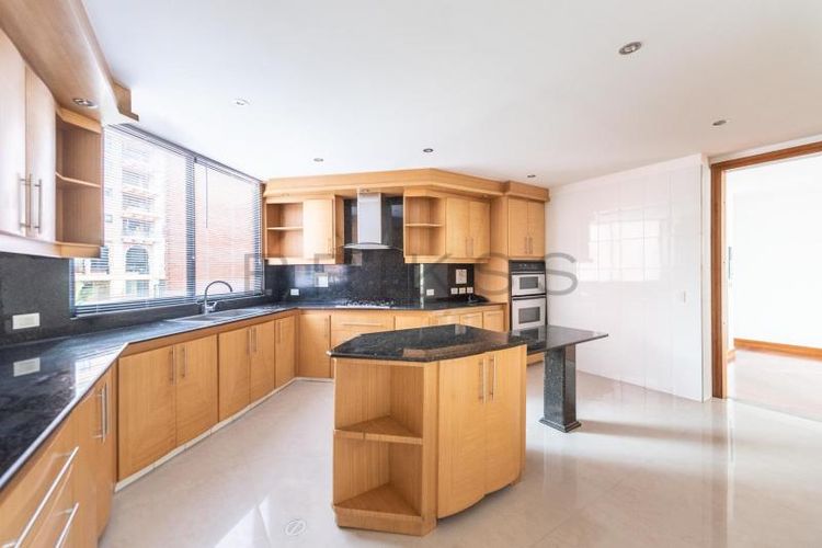 Apartamento en venta en Usaquen, Bogotá · foto 2 de 20