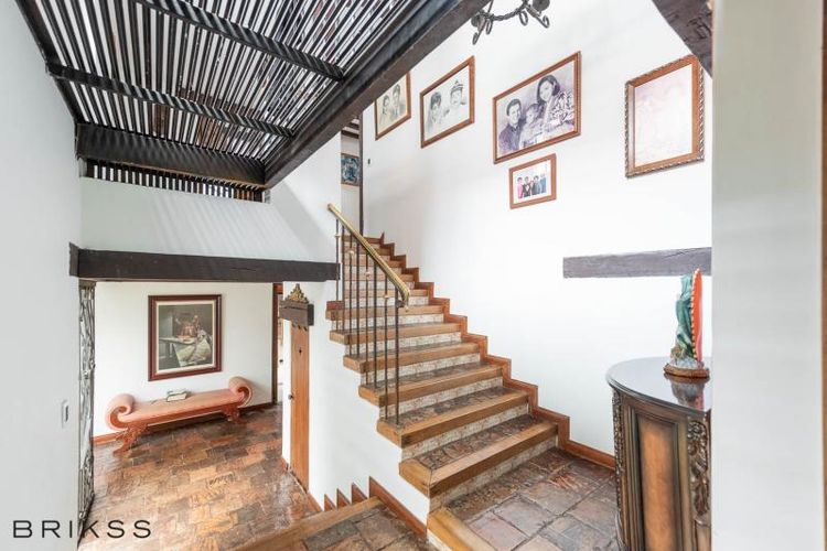 Casa de 5 alcobas en venta en La Calleja, Bogotá, 300 m² · foto 7 de 22