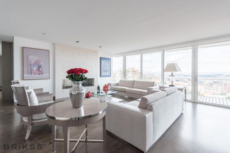 Apartamento de 3 alcobas en venta en Los Rosales, Bogotá, 287 m² · foto 2 de 21