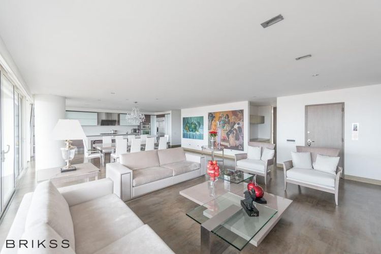 Apartamento de 3 alcobas en venta en Los Rosales, Bogotá, 287 m² · foto 3 de 21