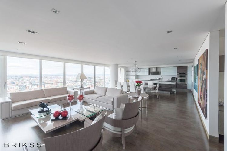 Apartamento de 3 alcobas en venta en Los Rosales, Bogotá, 287 m² · foto 4 de 21