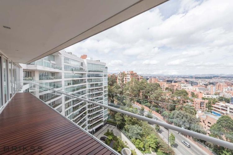 Apartamento de 3 alcobas en venta en Los Rosales, Bogotá, 287 m² · foto 10 de 21