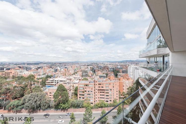 Apartamento de 3 alcobas en venta en Los Rosales, Bogotá, 287 m² · foto 12 de 21